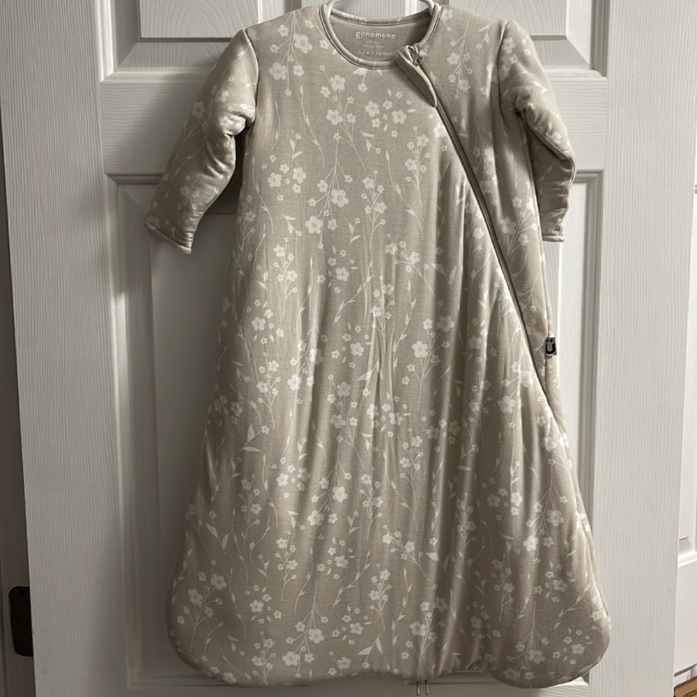 Gunamuna Long Sleeve Sleep Bag in Magnolia Print 
Size: 3-9Months